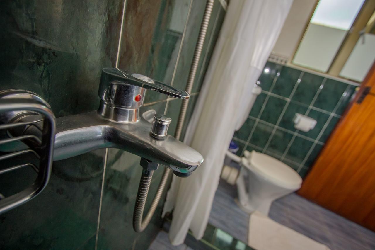 Bushenyi Tuzza Hotel מראה חיצוני תמונה