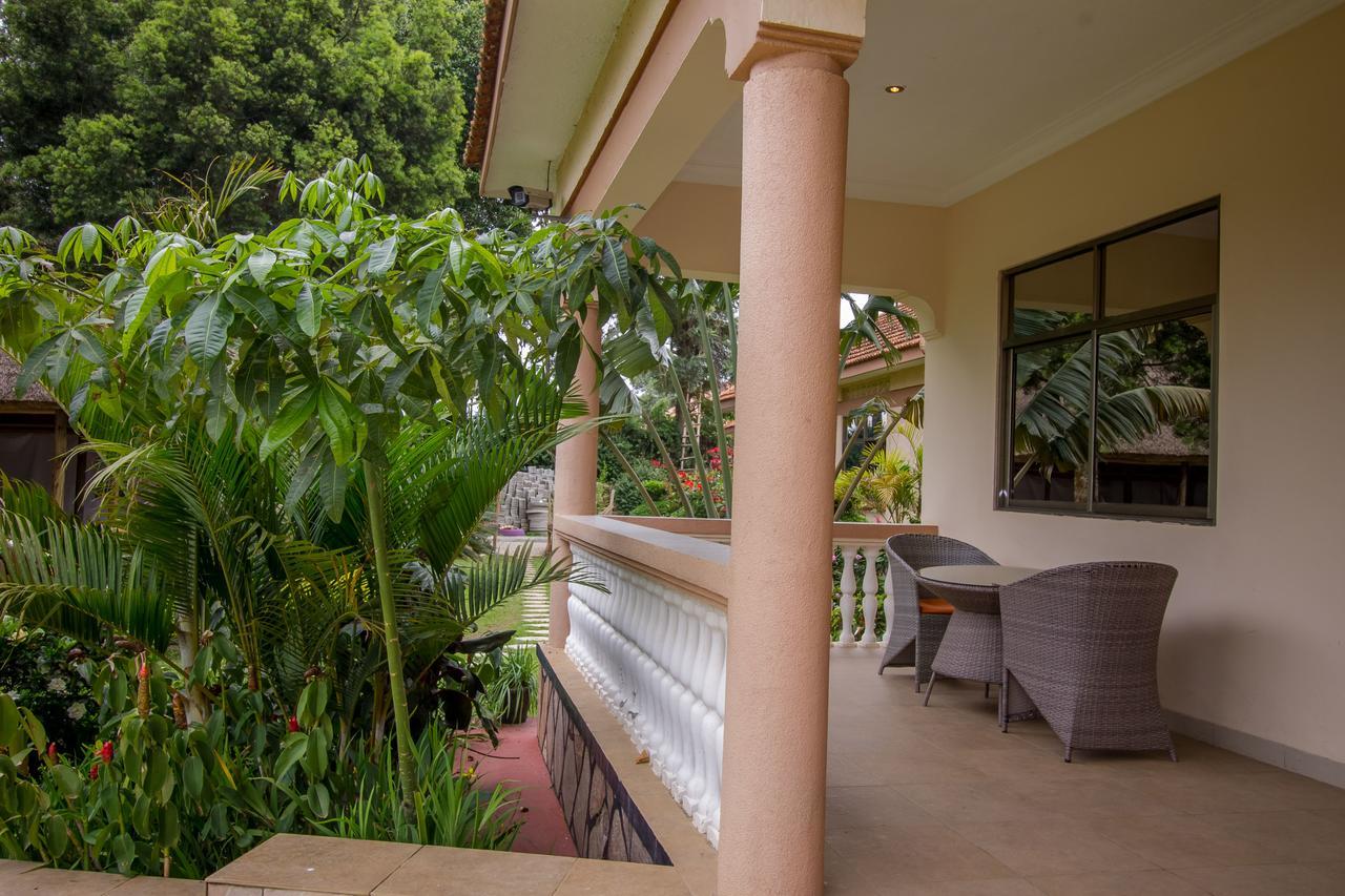 Bushenyi Tuzza Hotel מראה חיצוני תמונה