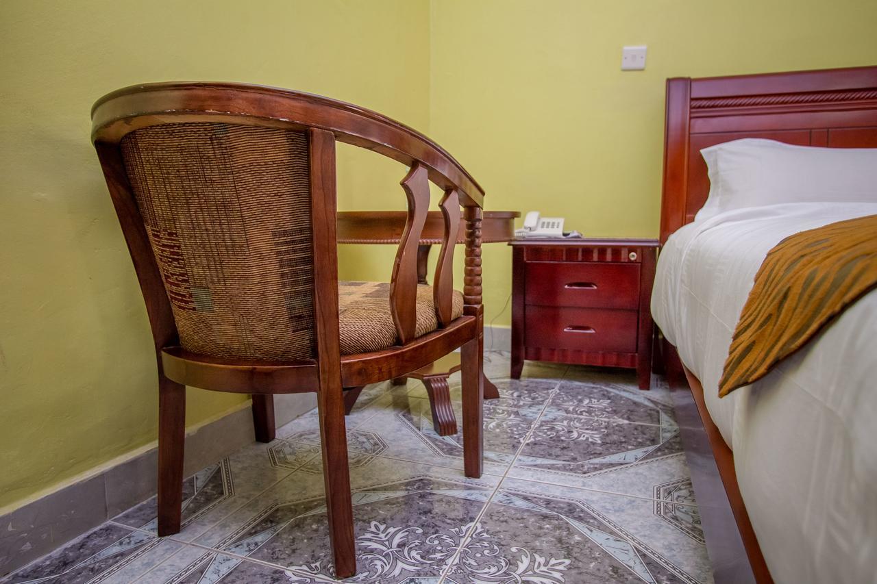 Bushenyi Tuzza Hotel מראה חיצוני תמונה