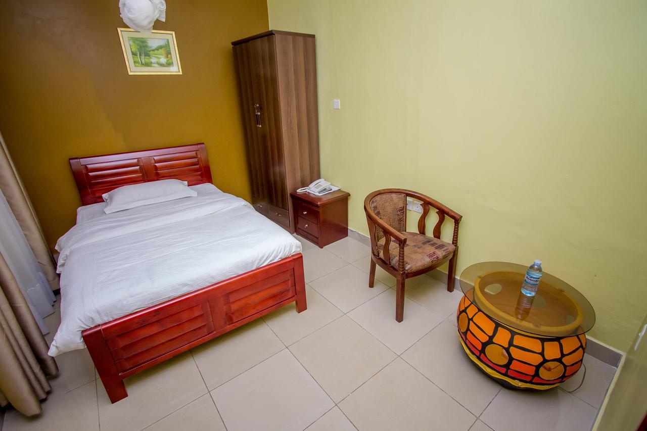 Bushenyi Tuzza Hotel מראה חיצוני תמונה