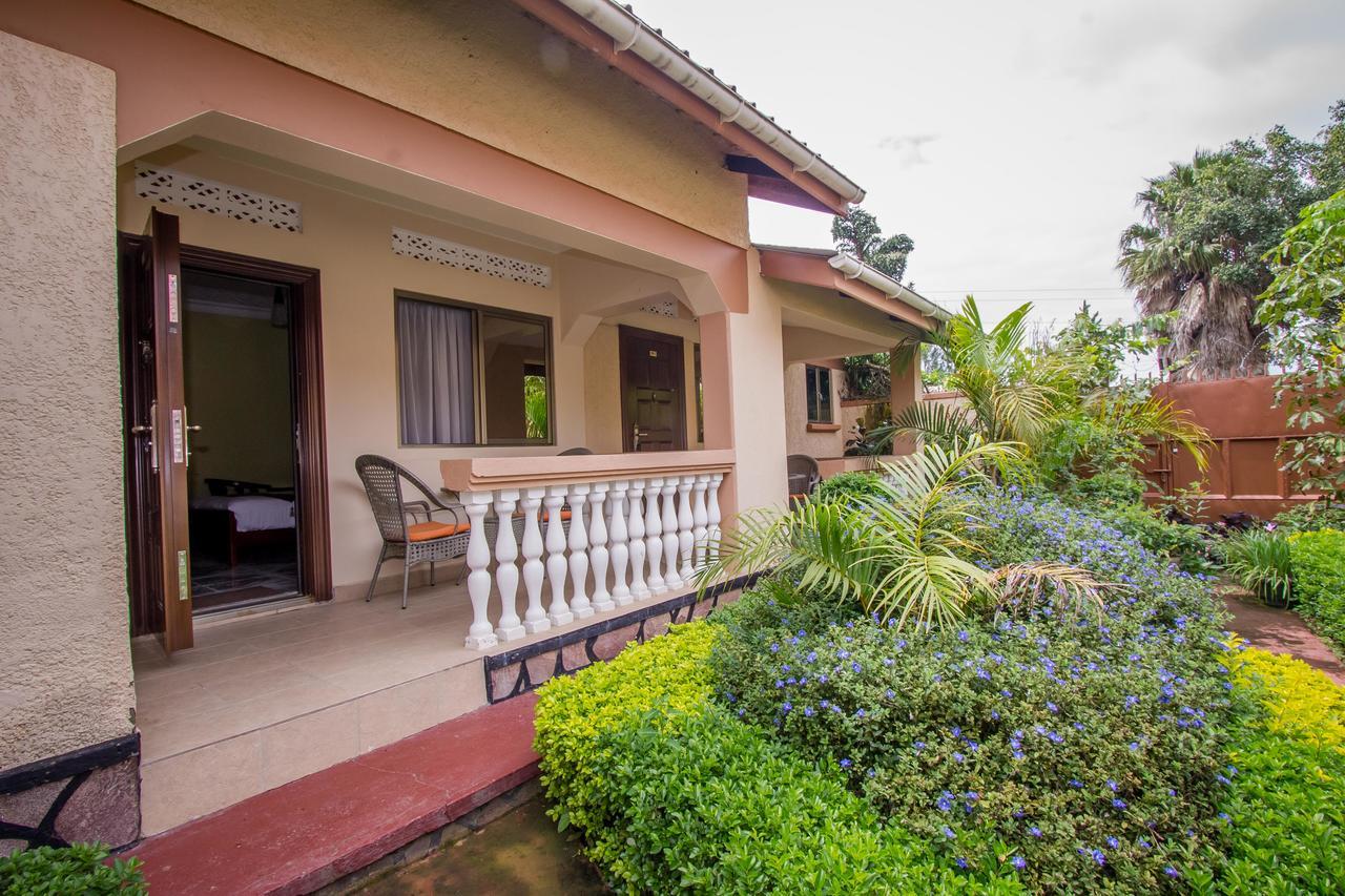 Bushenyi Tuzza Hotel מראה חיצוני תמונה