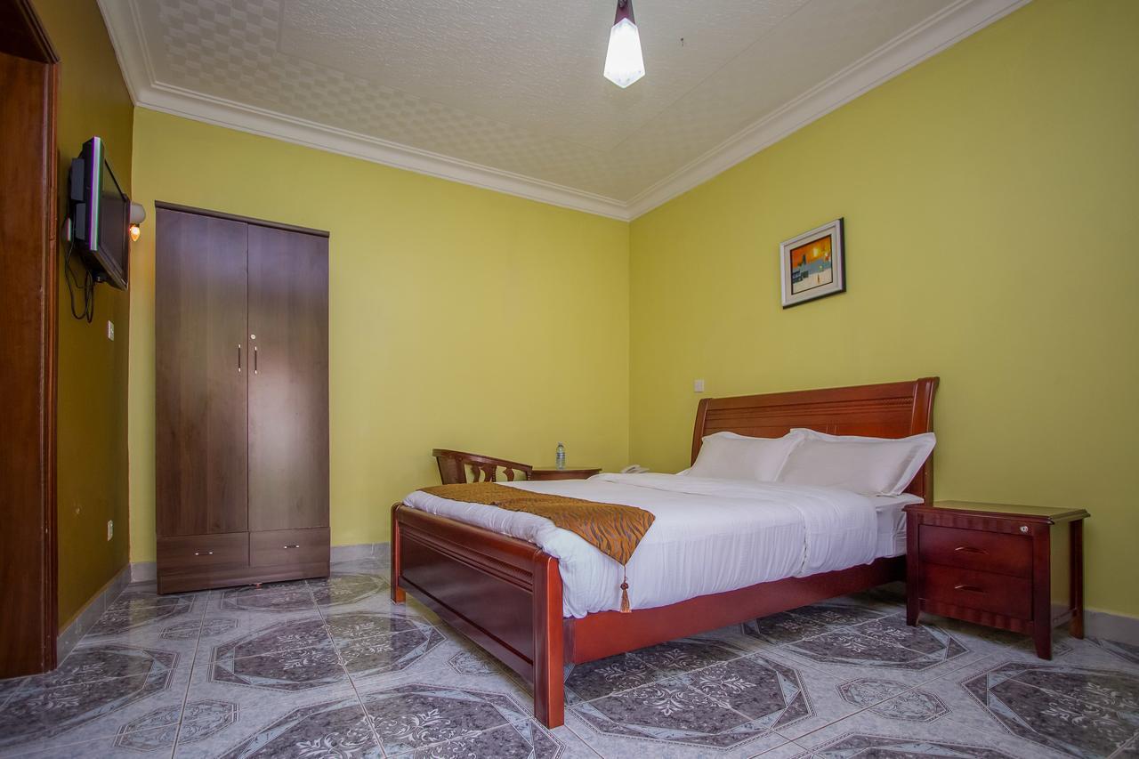 Bushenyi Tuzza Hotel מראה חיצוני תמונה