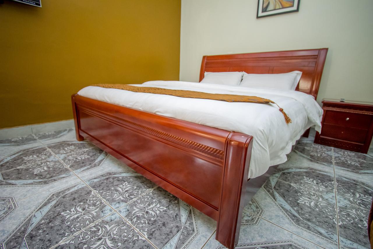 Bushenyi Tuzza Hotel מראה חיצוני תמונה