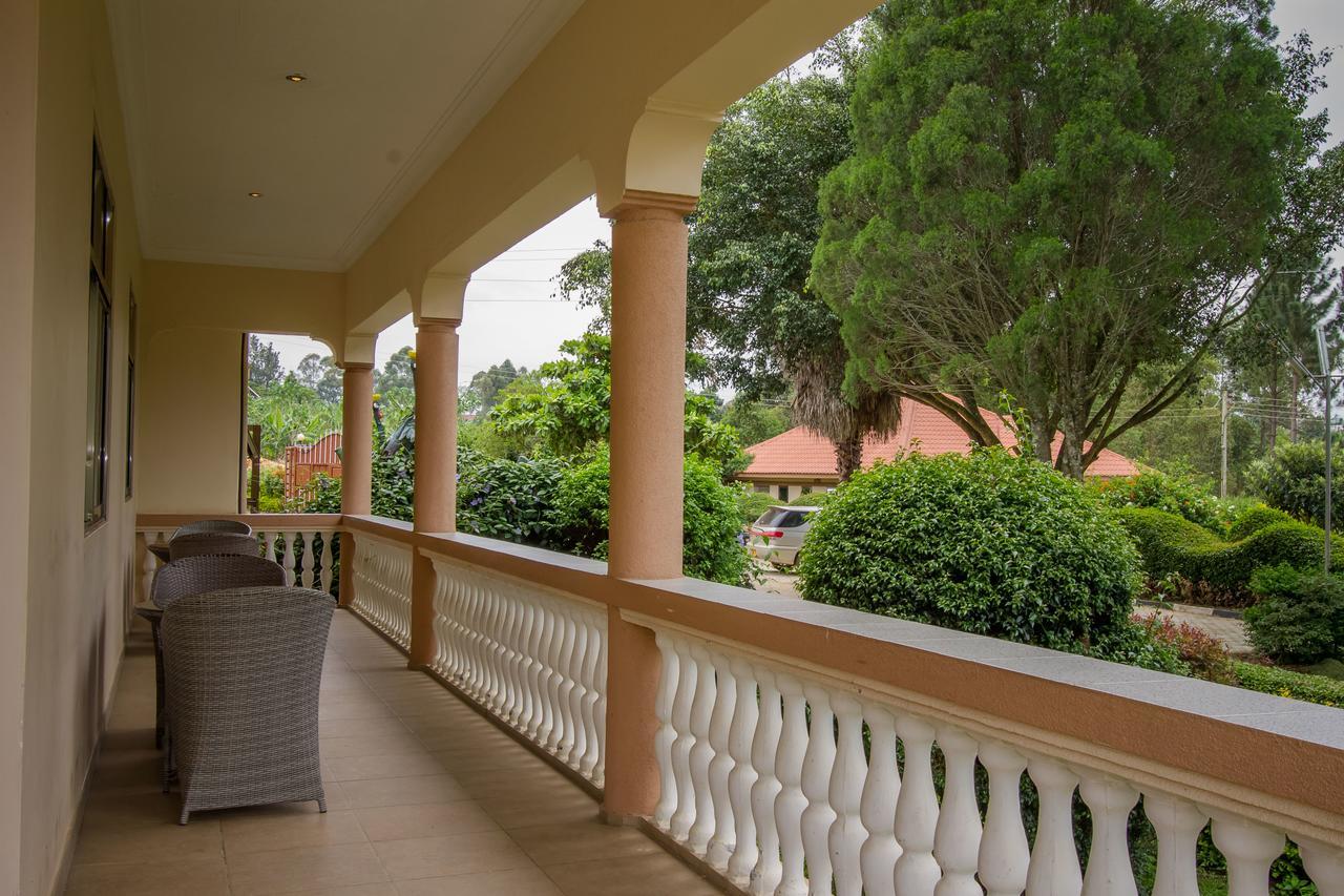 Bushenyi Tuzza Hotel מראה חיצוני תמונה