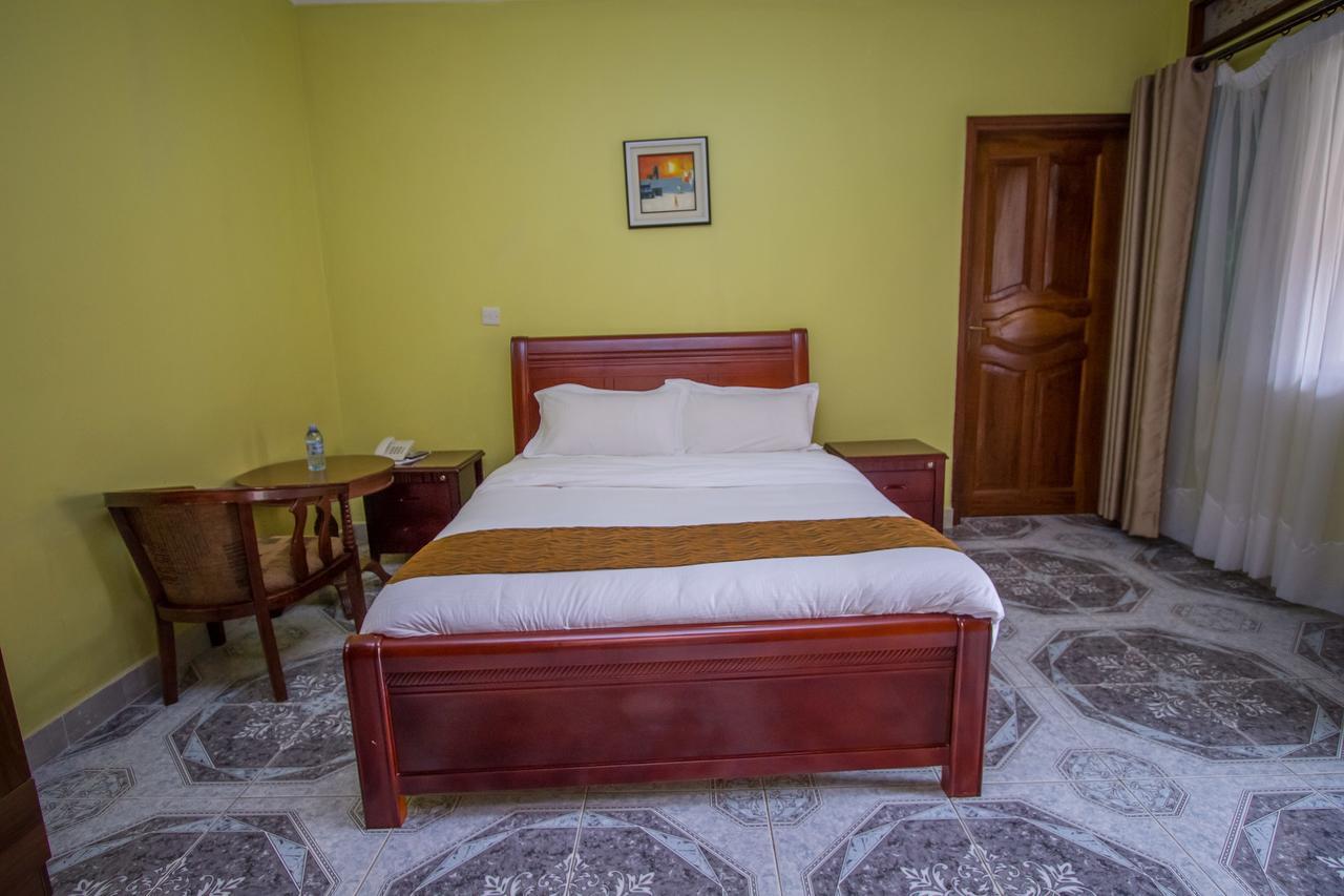 Bushenyi Tuzza Hotel מראה חיצוני תמונה